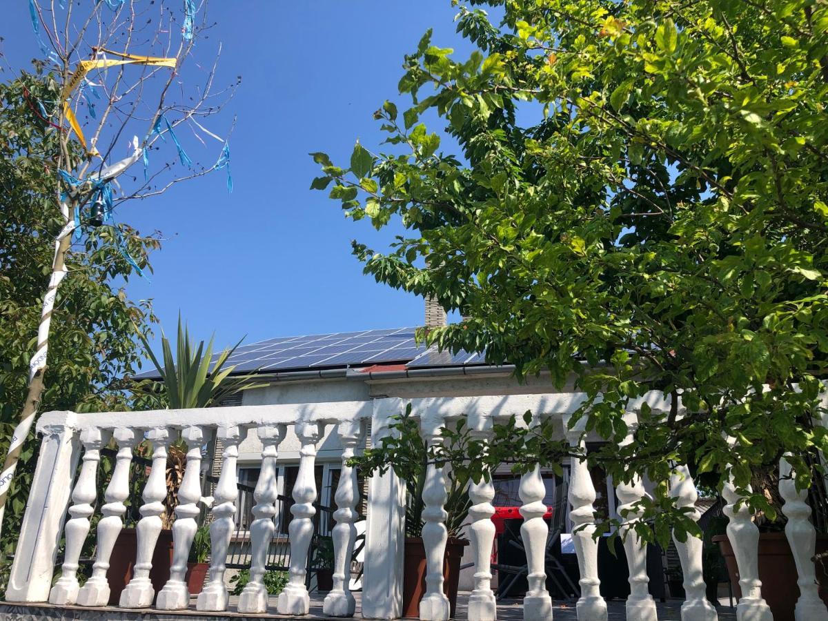 Jesolo Apartmanhaz Balatonkeresztúr Zewnętrze zdjęcie