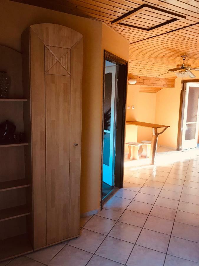 Jesolo Apartmanhaz Balatonkeresztúr Zewnętrze zdjęcie